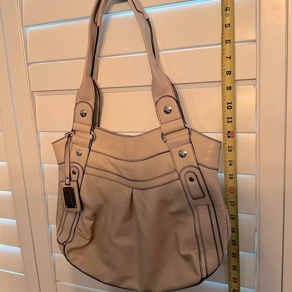 Relic Brand Handbag Beautiful like new - Picture 5 of 9